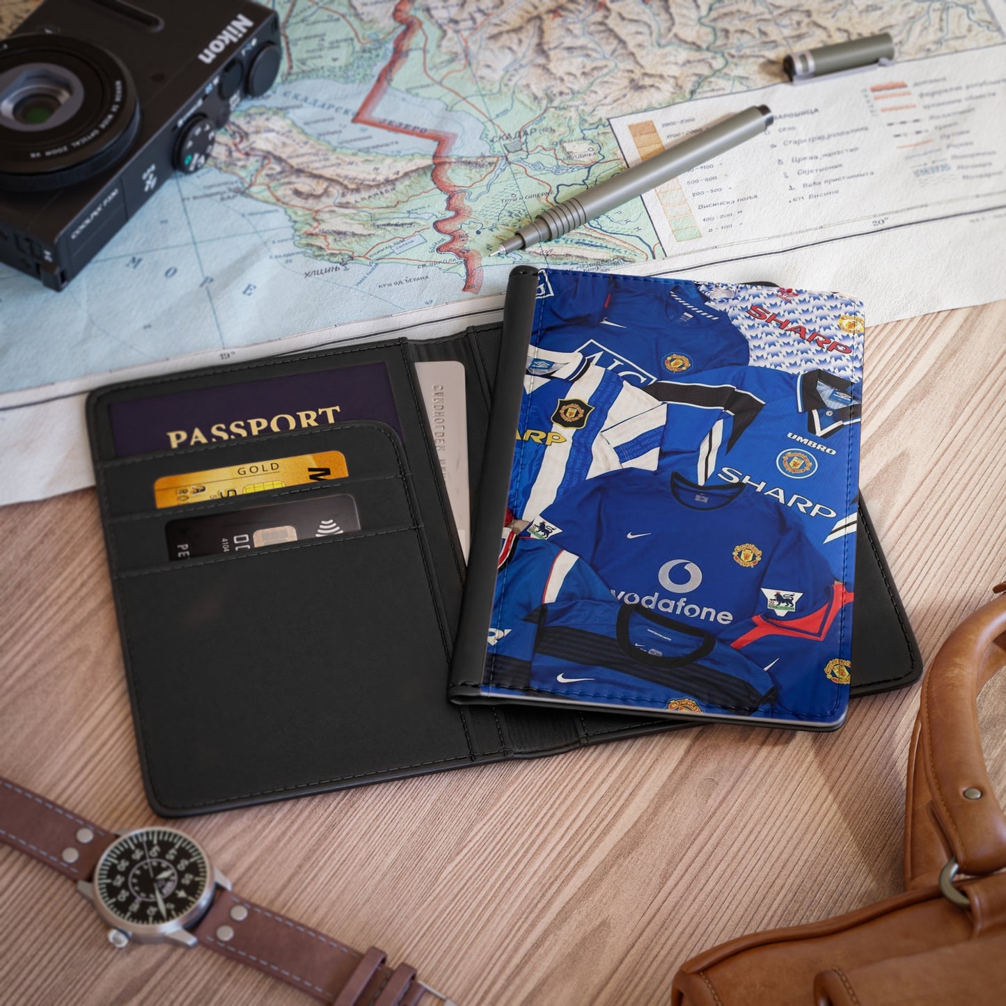 Manchester United Retro Jerseys Passport Cover – Vintage Football Travel Wallet