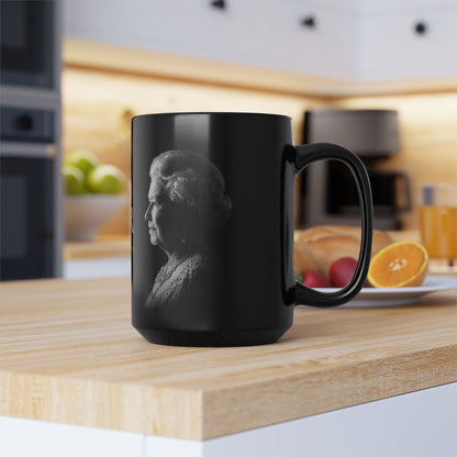 Queen Elizabeth II Memorial Black Mug – E II R Tribute Design (1926–2022)