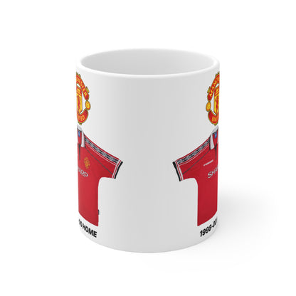 Manchester United Retro 1998-00 Home Jersey Mug — Ceramic Coffee Cup (11oz & 15oz)