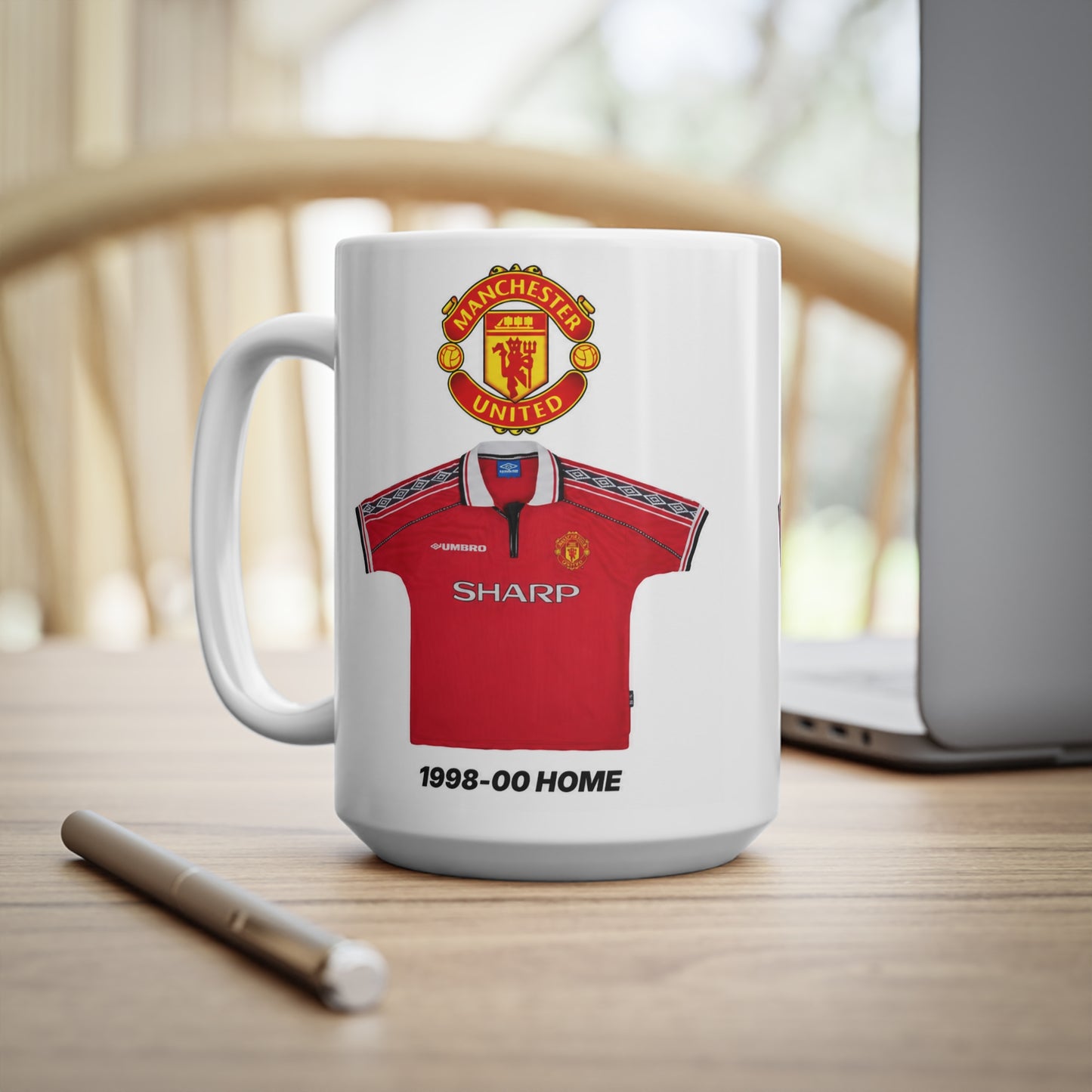 Manchester United Retro 1998-00 Home Jersey Mug — Ceramic Coffee Cup (11oz & 15oz)